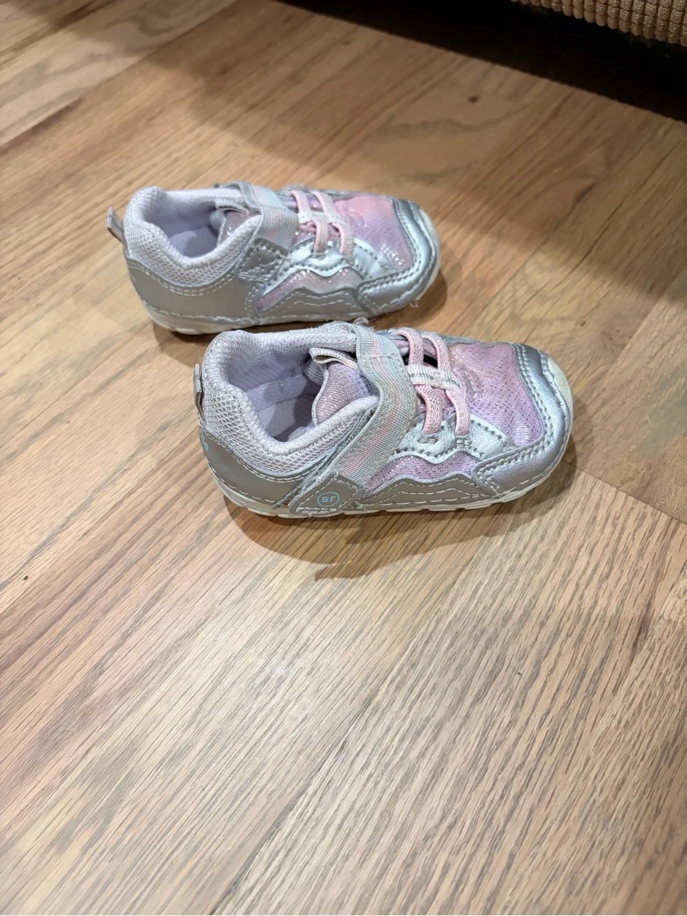 Stride rite soft motion little girl sneakers, size 3.5W